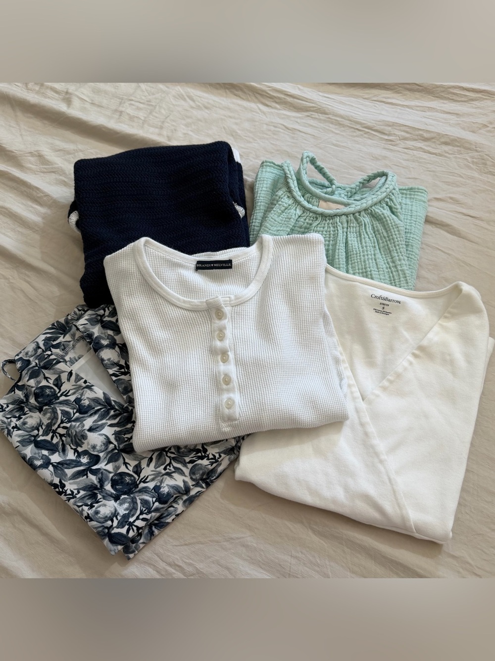 5-piece bundle | Size S| Brandy Melville, Abercombie Fitch ...